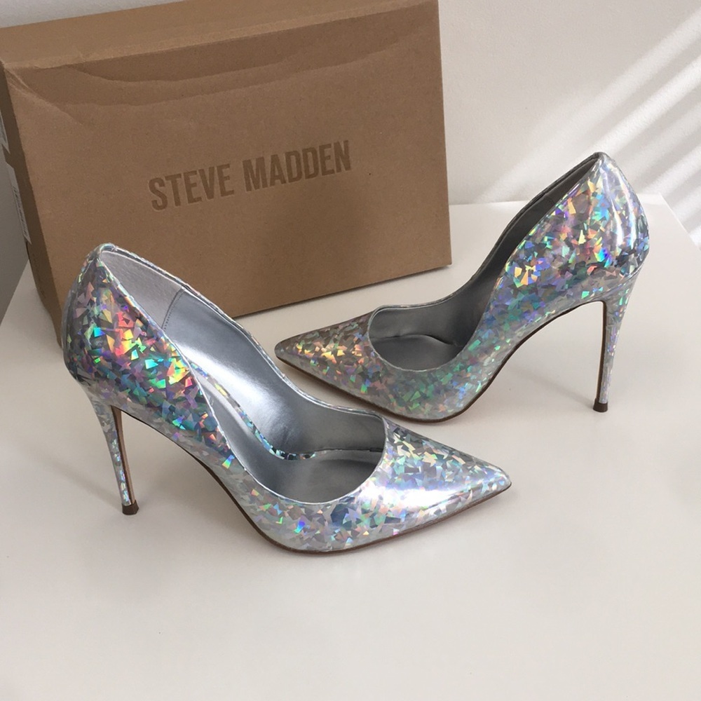 New Woman’s Steve Madden Hologram High Heels - Picture 2 of 6